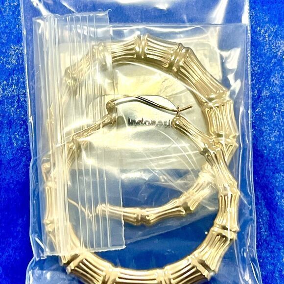 14k Gold Polished Bamboo Hoop Earrings - Picture 3 of 14